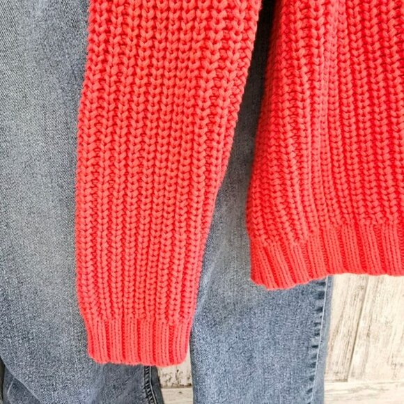 Express Women's Sweater Size Medium Vibrant Pink Long Sleeves Tight Knit Fall - Picture 2 of 13